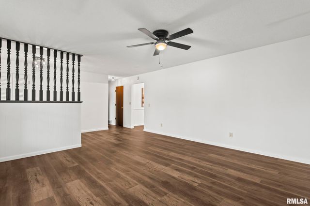 233 Deer Head Lane, Springfield, IL 62704