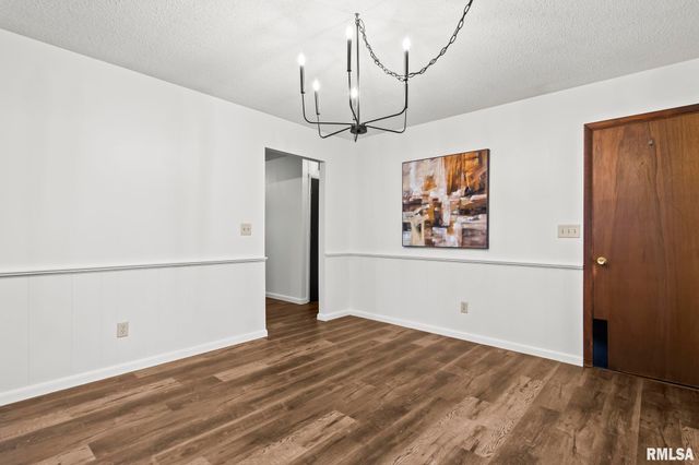 233 Deer Head Lane, Springfield, IL 62704