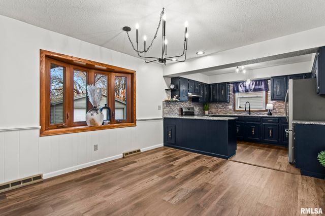 233 Deer Head Lane, Springfield, IL 62704