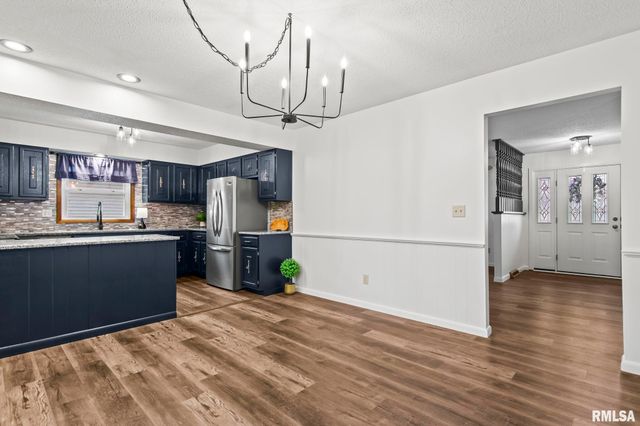 233 Deer Head Lane, Springfield, IL 62704