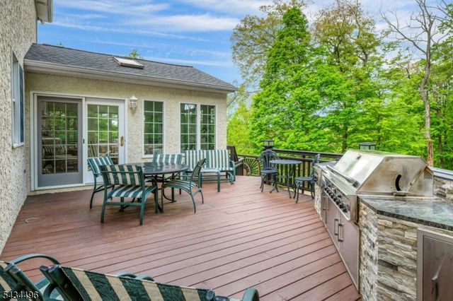 15 Skytop Dr, Denville Twp., NJ 07834