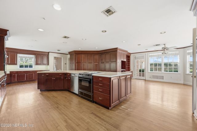 959 MAPLE Lane, Jacksonville, FL 32207