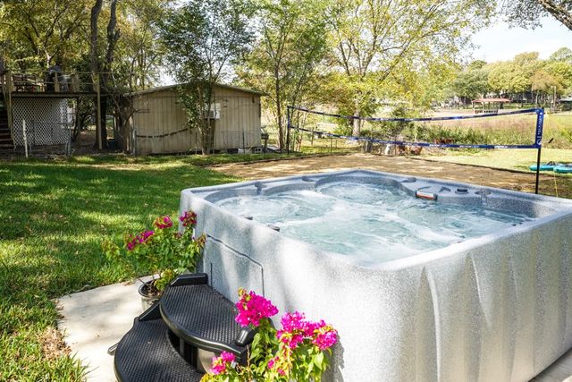 219 Ben Lacy Drive, Gun Barrel City, TX 75156
