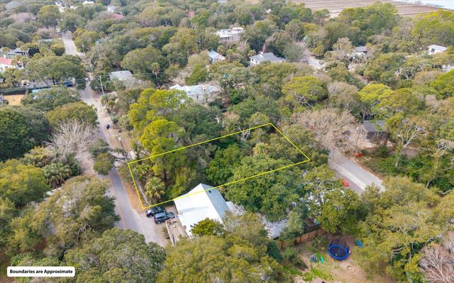 406 E Erie Avenue, Folly Beach, SC 29439