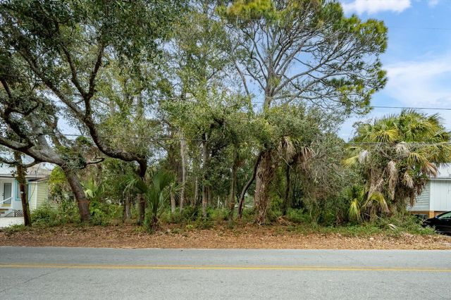 406 E Erie Avenue, Folly Beach, SC 29439