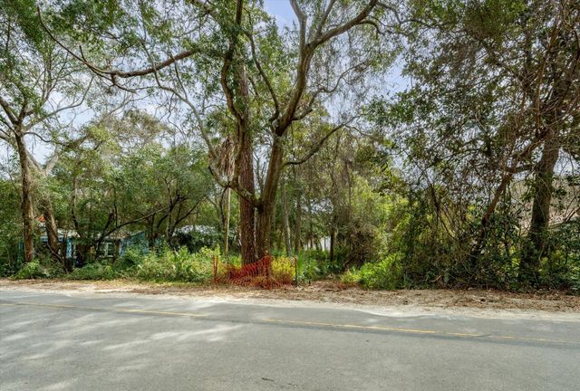 406 E Erie Avenue, Folly Beach, SC 29439