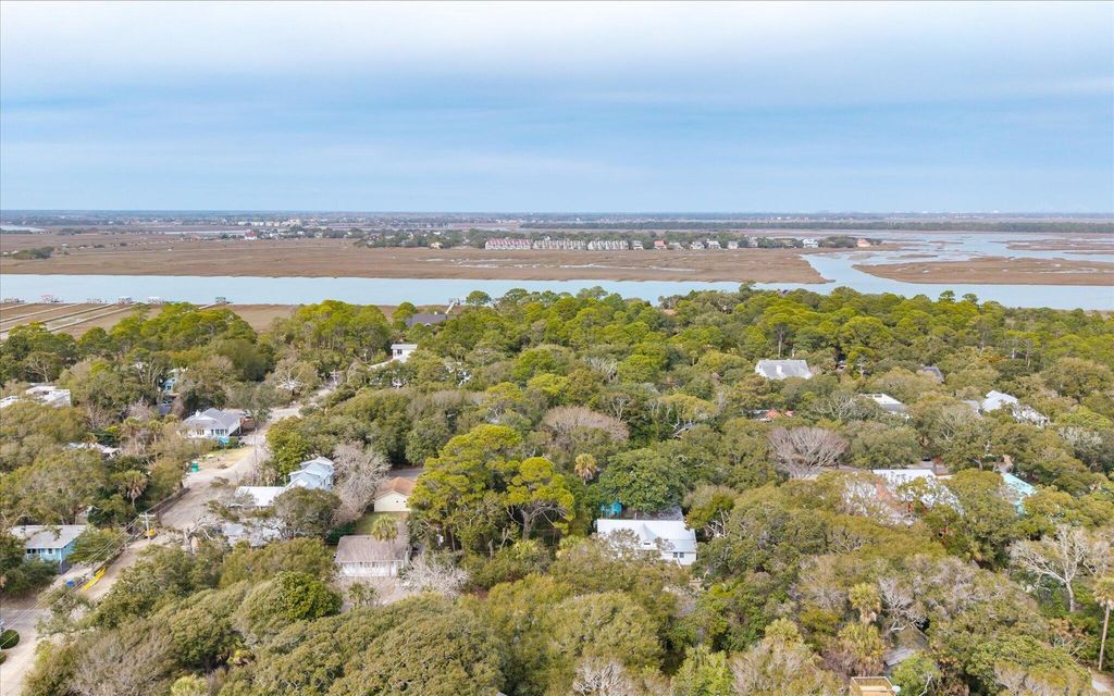 Image 11 of property listing at 406 E Erie Avenue, Folly Beach, SC 29439