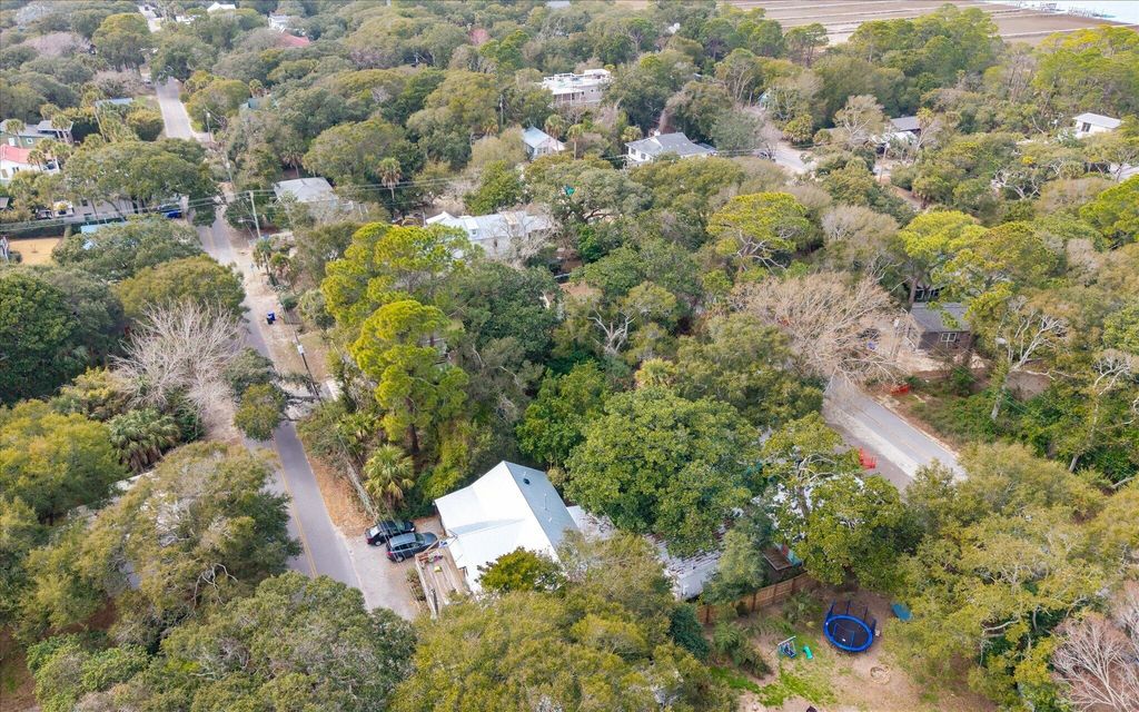 Image 17 of property listing at 406 E Erie Avenue, Folly Beach, SC 29439