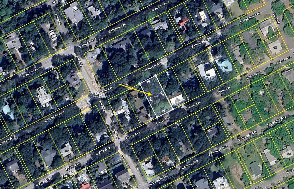 Image 5 of property listing at 406 E Erie Avenue, Folly Beach, SC 29439