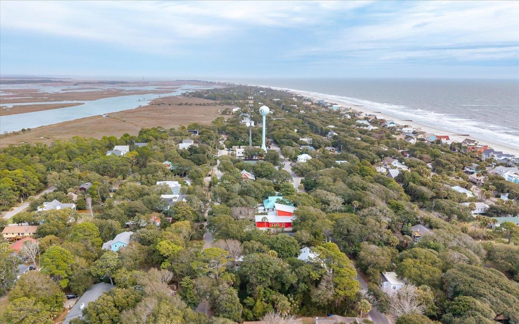 Image 9 of property listing at 406 E Erie Avenue, Folly Beach, SC 29439