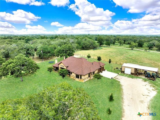 1494 County Road 433, Stockdale, TX 78160