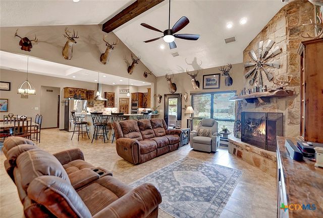 1494 County Road 433, Stockdale, TX 78160