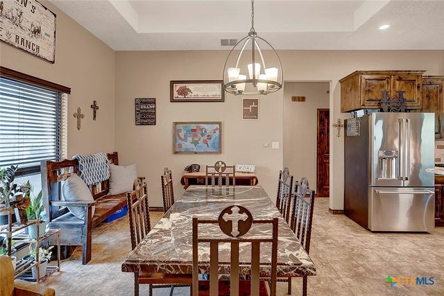 1494 County Road 433, Stockdale, TX 78160