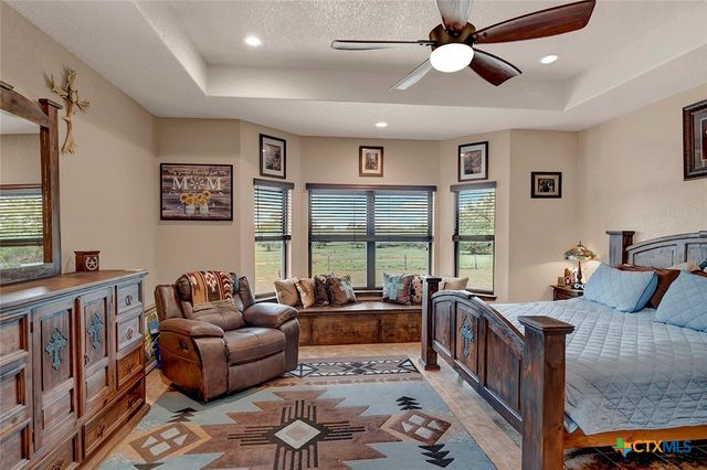 1494 County Road 433, Stockdale, TX 78160