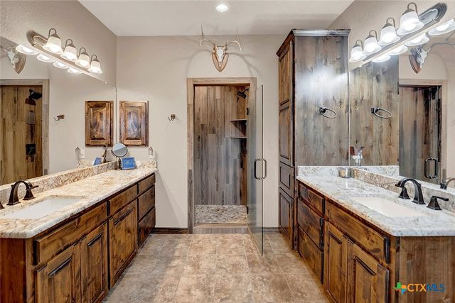1494 County Road 433, Stockdale, TX 78160