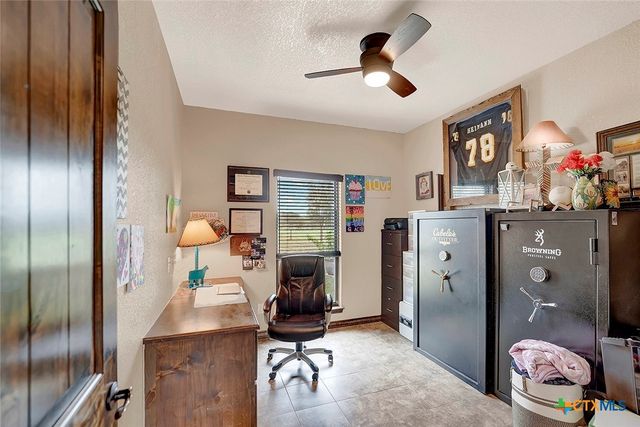 1494 County Road 433, Stockdale, TX 78160