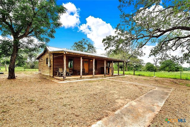 1494 County Road 433, Stockdale, TX 78160