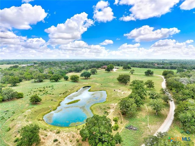 1494 County Road 433, Stockdale, TX 78160