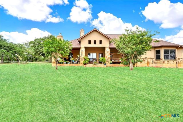 1494 County Road 433, Stockdale, TX 78160