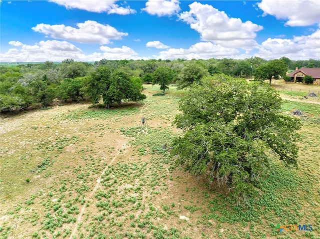 1494 County Road 433, Stockdale, TX 78160