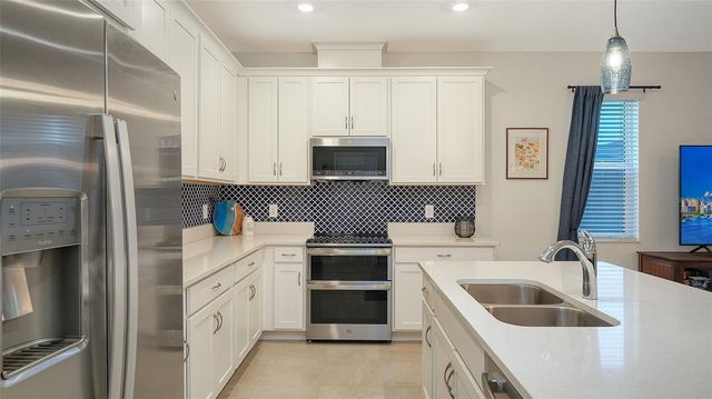 7448 CABIN LANE, Lakewood Ranch, FL 34240