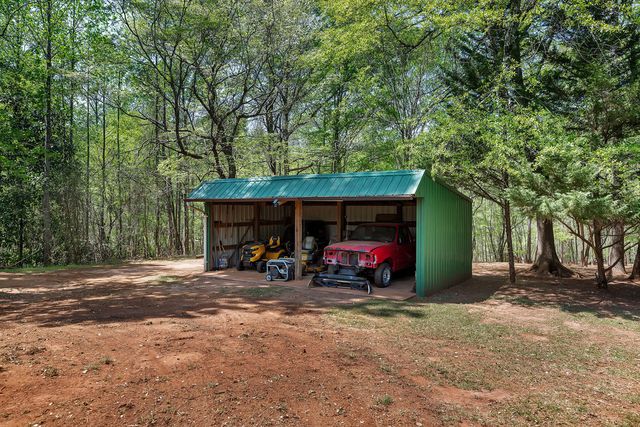 703 Burnt Tanyard Road, Salem, SC 29676