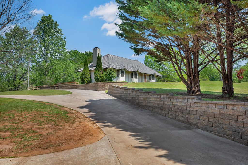 703 Burnt Tanyard Road, Salem, SC 29676