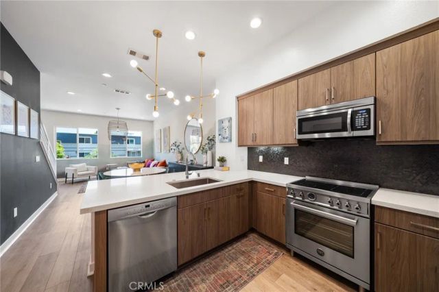 205 Elm, Long Beach, CA 90802