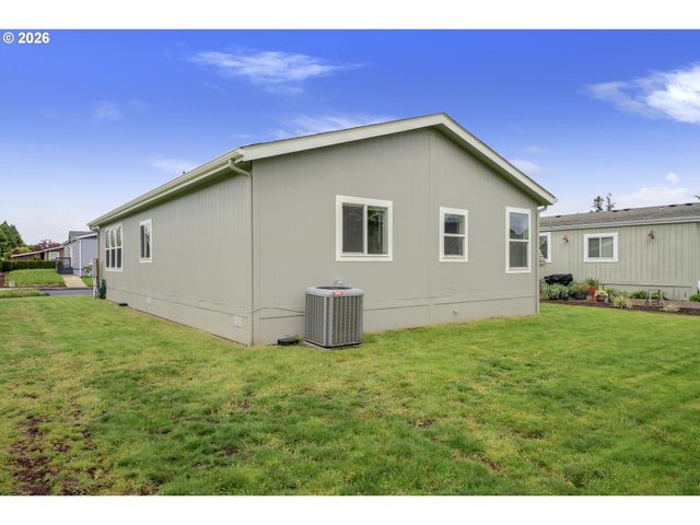 310 PITNEY Ln 71, Junction City, OR 97448