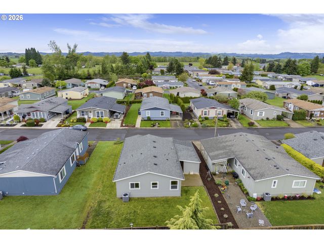 310 PITNEY Ln 71, Junction City, OR 97448