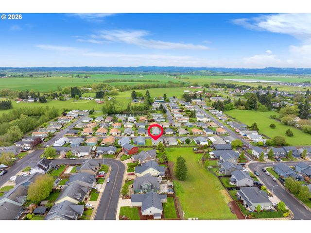 310 PITNEY Ln 71, Junction City, OR 97448