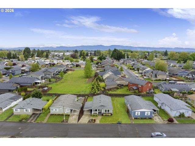 310 PITNEY Ln 71, Junction City, OR 97448