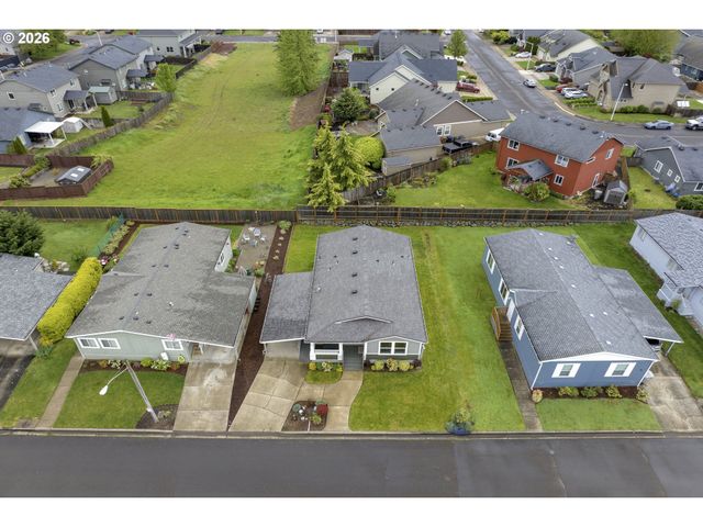 310 PITNEY Ln 71, Junction City, OR 97448