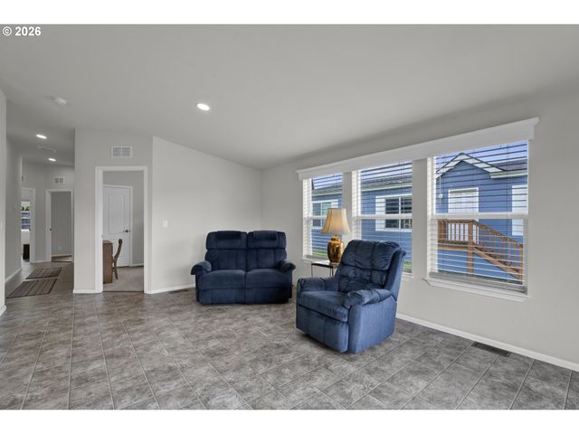 310 PITNEY Ln 71, Junction City, OR 97448