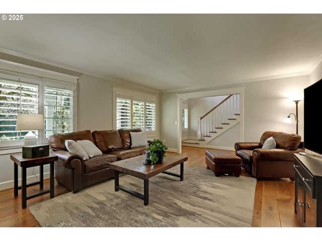2735 GLEN EAGLES Rd, Lake Oswego, OR 97034