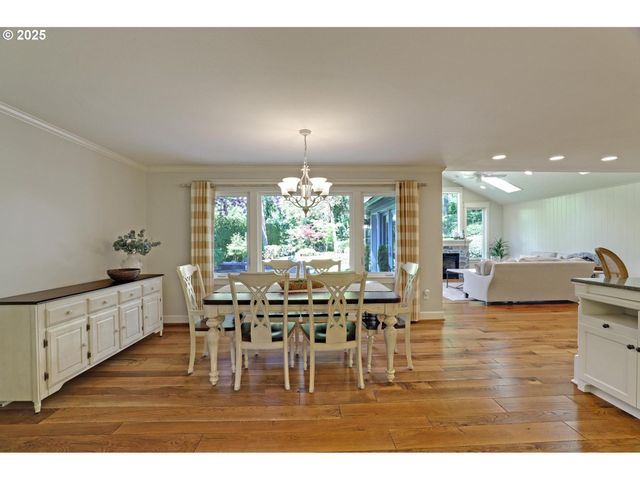 2735 GLEN EAGLES Rd, Lake Oswego, OR 97034