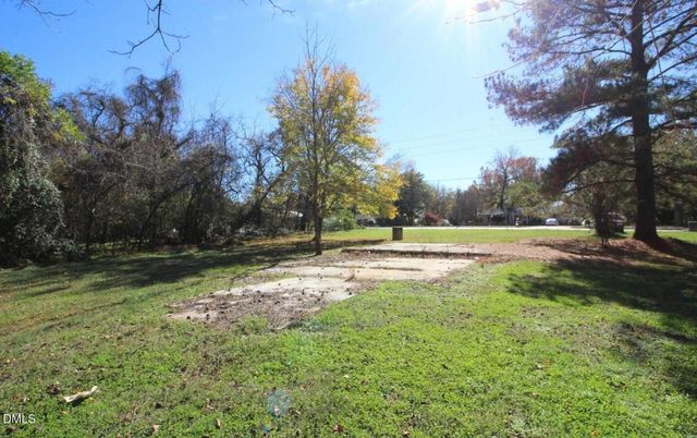 936 W Holly Springs Road, Holly Springs, NC 27540