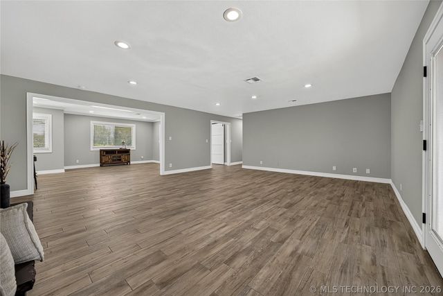 11736 E 450 Road, Claremore, OK 74017