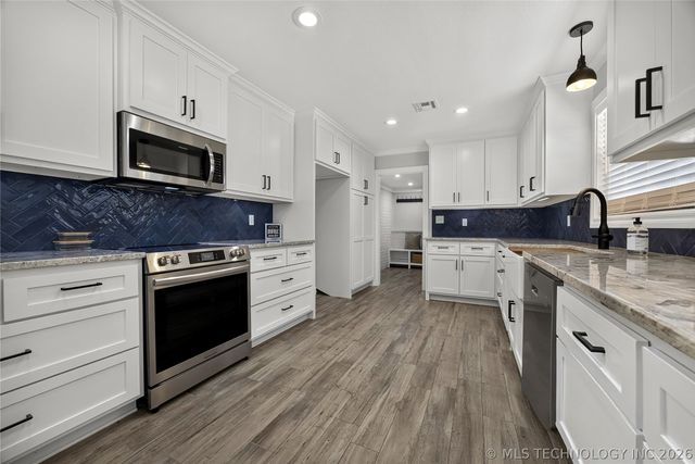 11736 E 450 Road, Claremore, OK 74017