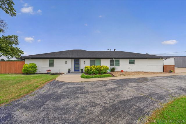 11736 E 450 Road, Claremore, OK 74017