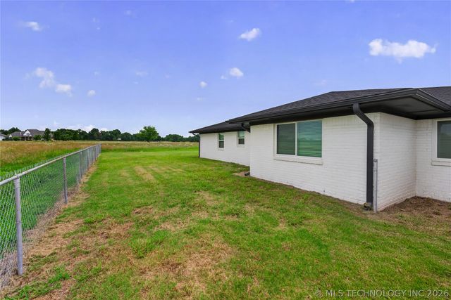 11736 E 450 Road, Claremore, OK 74017