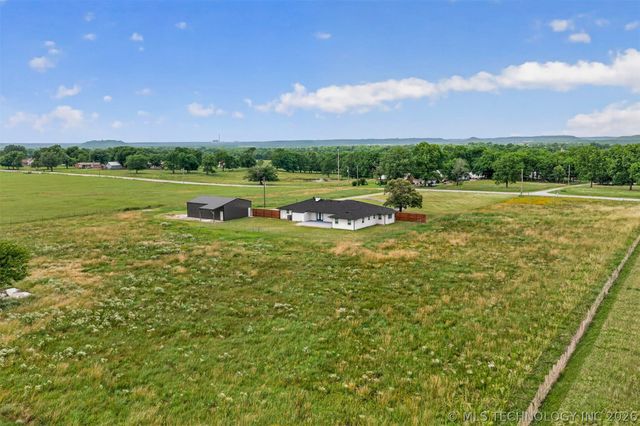 11736 E 450 Road, Claremore, OK 74017