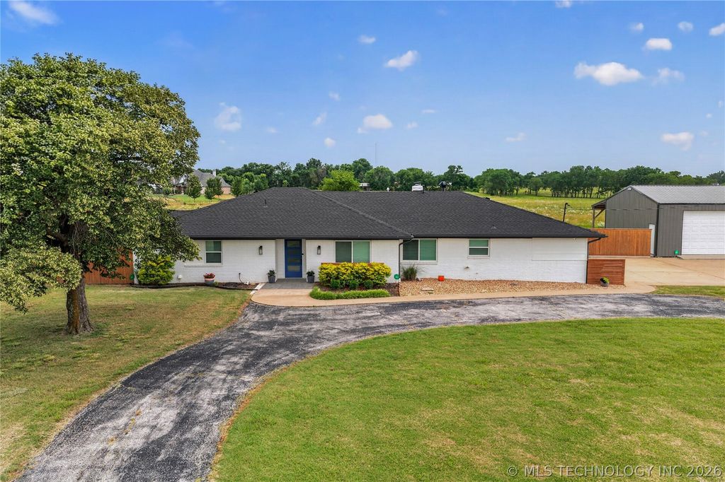 11736 E 450 Road, Claremore, OK 74017