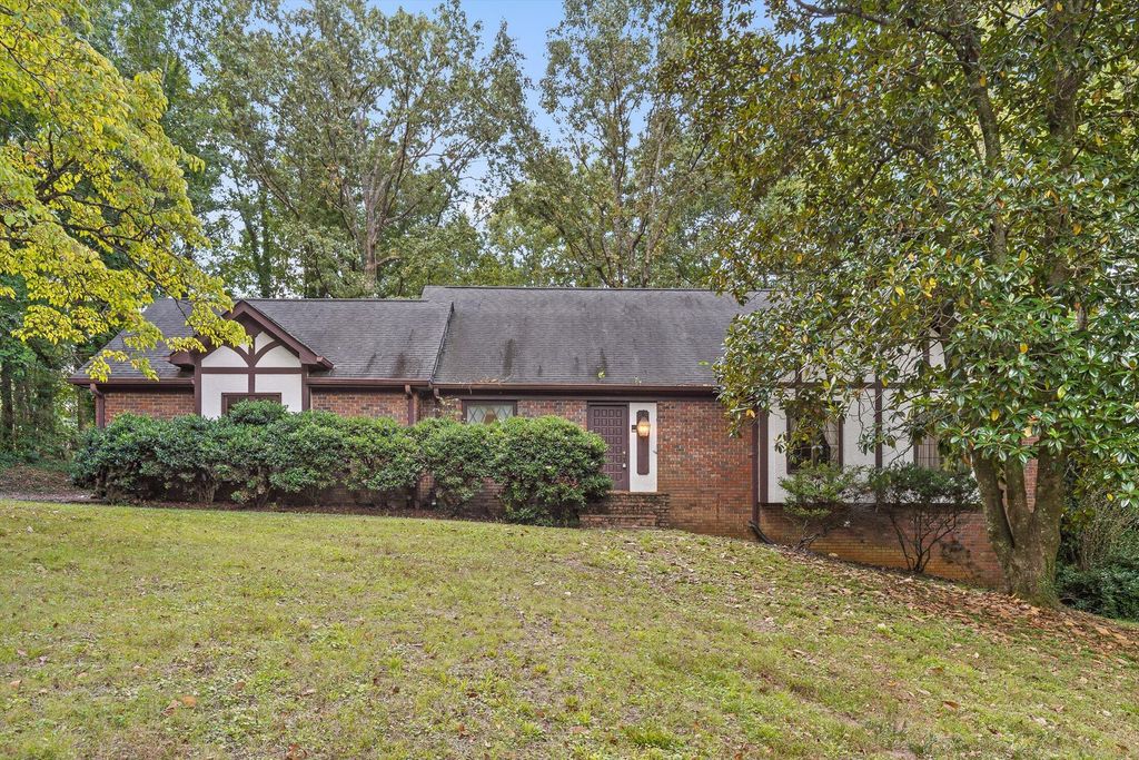 9508 N Valley Trail, Ooltewah, TN 37363