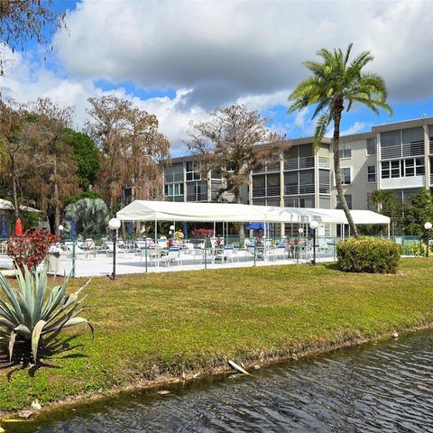 4898 NW 29th Court 412, Lauderdale Lakes, FL 33313