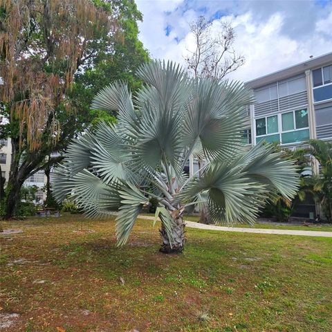 4898 NW 29th Court 412, Lauderdale Lakes, FL 33313