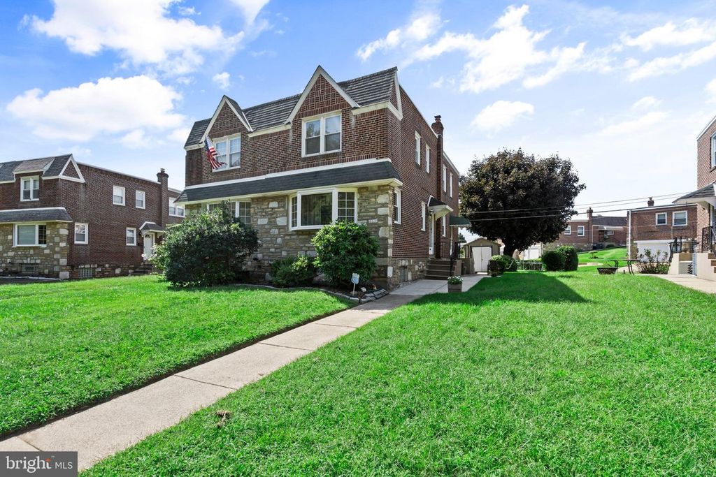 8010 LEXINGTON AVE, PHILADELPHIA, PA 19152 — photo 2