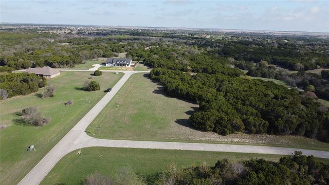 8213 Fullerton Drive, Cleburne, TX 76033