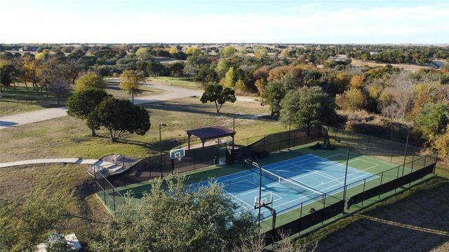 8213 Fullerton Drive, Cleburne, TX 76033