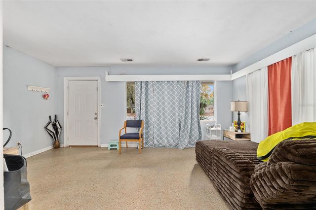 305 NW 34TH STREET, Gainesville, FL 32607